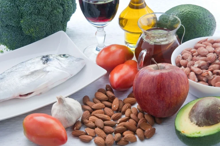 Продукти, які знижують холестерин: механізми, дози та реальні результати