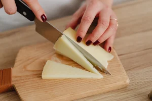 Які продукти категорично не можна їсти при високому холестерині