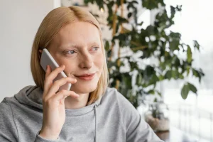Подзвонити чи зателефонувати: як говорити грамотно